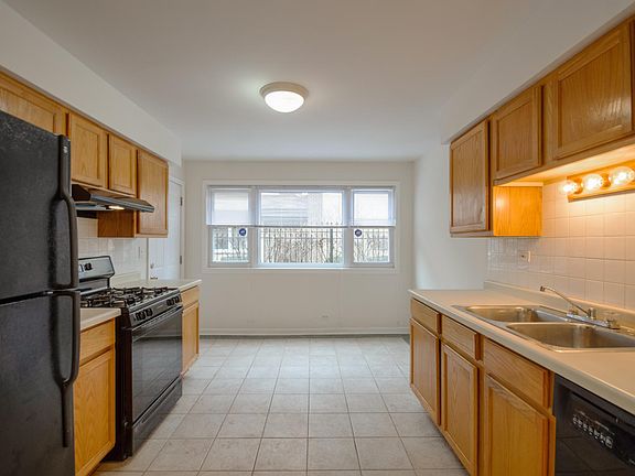 4th image of 7309 N Ashland Ave #1D