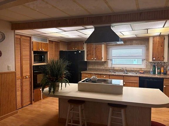 4th image of 136 Forest Ln #4