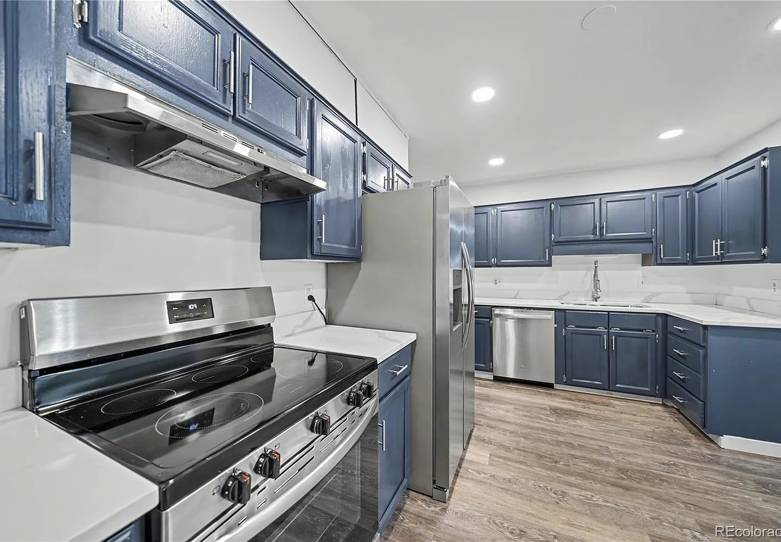 4 bed, 3.0 bath, 1381 sqft, $3,645 — Photo 3