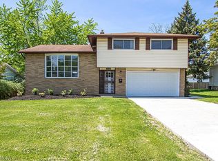 5668 Carlton Dr, Bedford Hts, OH