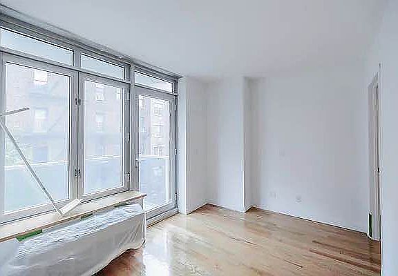 5th image of 196 Stanton St APT 6K