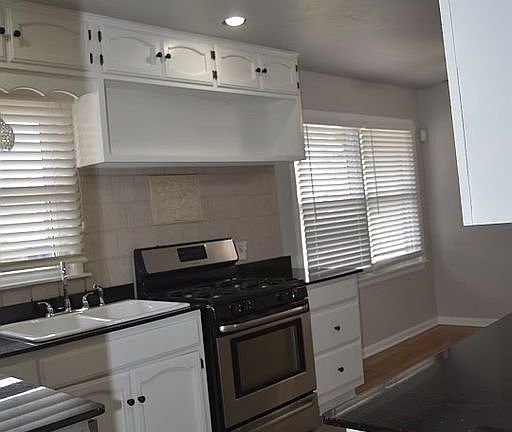 5th image of 2136 Erin Pl