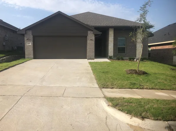 2203 Hanover St, Farmersville, TX 75442
