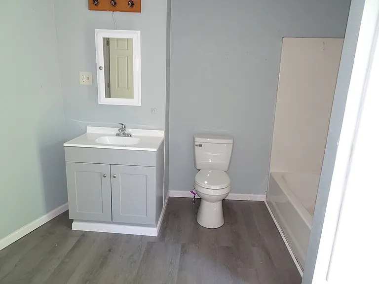 319 Davids St — Photo 5
