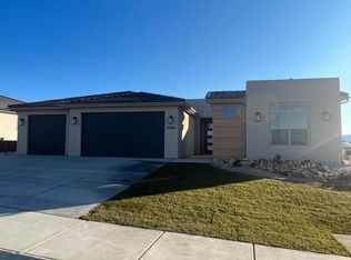 2944 E Photinia Dr, Saint George, UT 84790