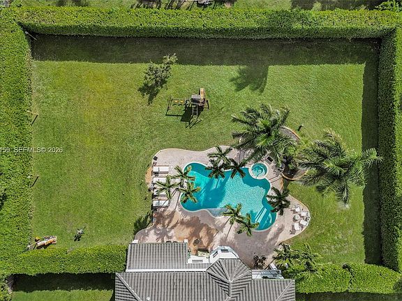 2nd image of 15752 SW 15th St