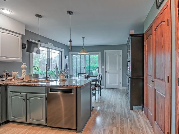 5th image of 500 Waikiki Dr