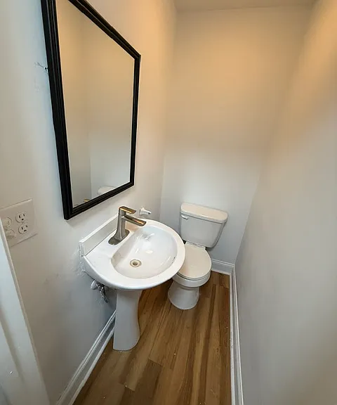 631 Vance St E — Photo 12