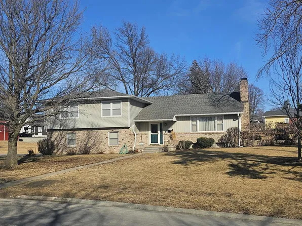 1101 N Walnut St, Creston, IA 50801