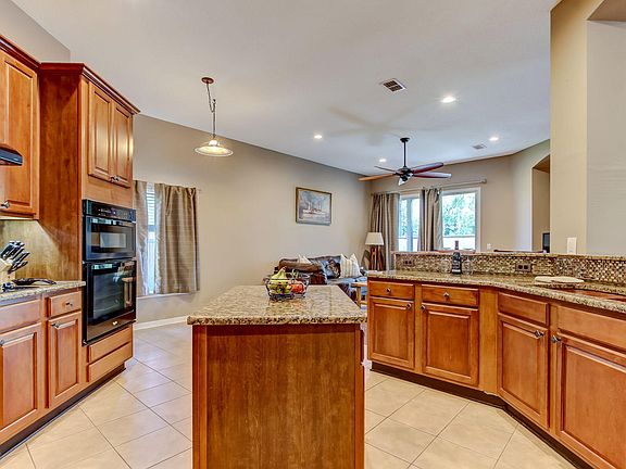 4th image of 204 Brookchase Ln W