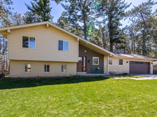 1915 Glen Iris Dr, Commerce Township, MI 48382