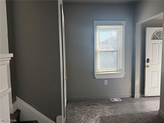 4th image of 9123 Kempton Ave