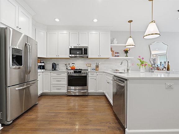 2nd image of 117 Madison St APT 1