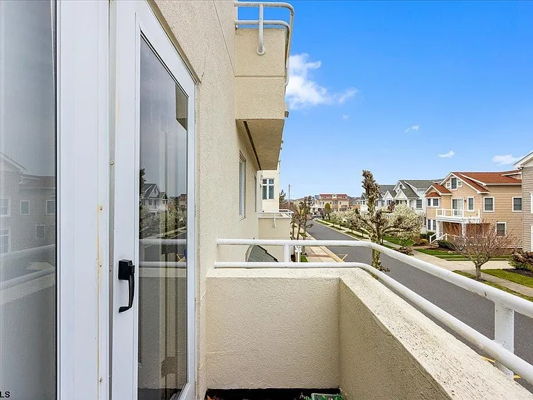 7701 Atlantic Ave #33A — Photo 40