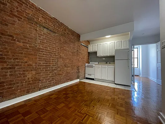 Rented by Bond New York | media 1