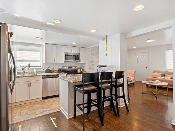 4th image of 37 Uxor Way