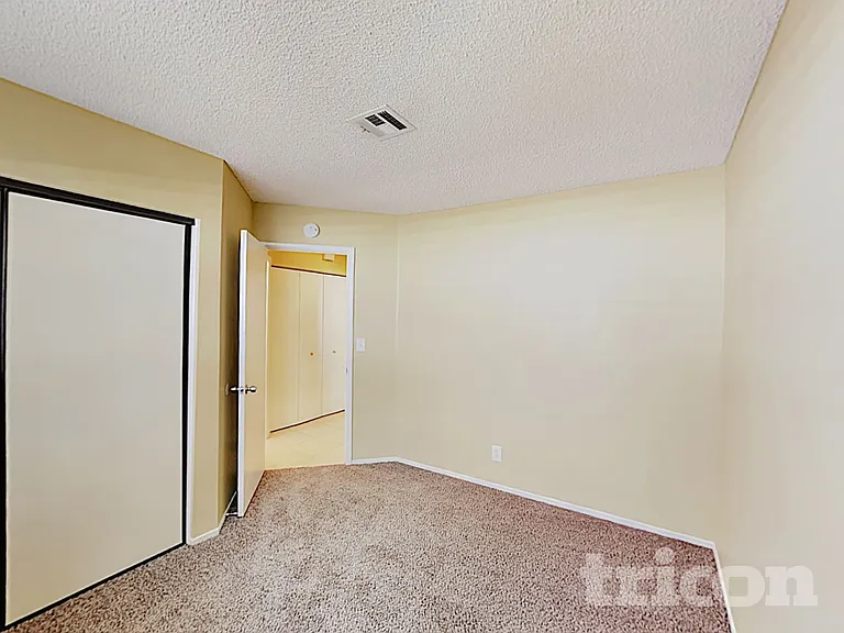 625 Freeburg Pl — Photo 27