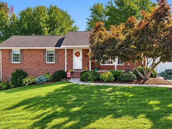 94 Valley View Ave, Mount Sidney, VA 24467