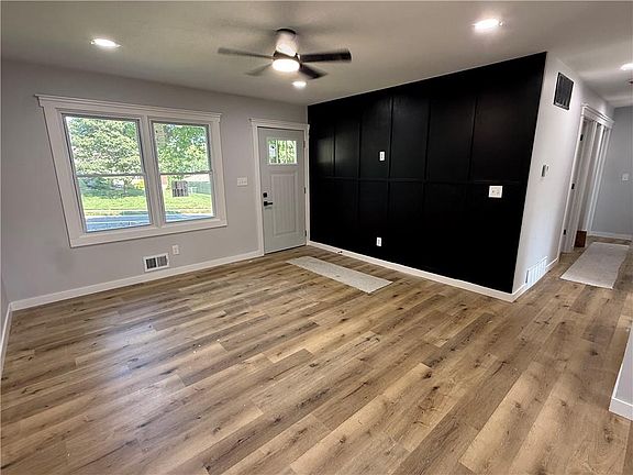 5th image of 16917 E Cogan Rd
