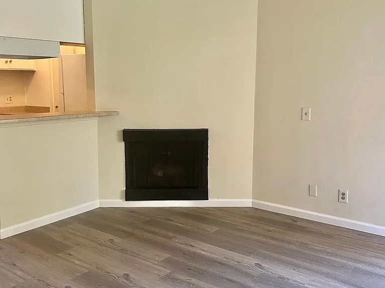 18520 Prairie St. — Photo 2