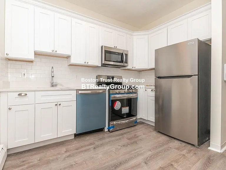 475 Dudley St #3 — Photo 2