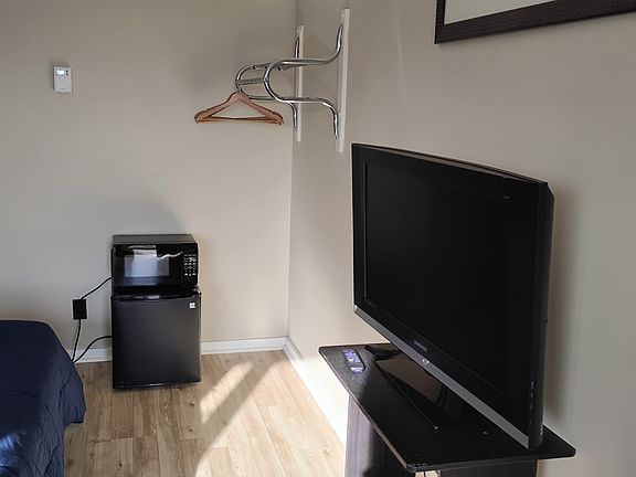 2nd image of 196 Searsport Ave #14