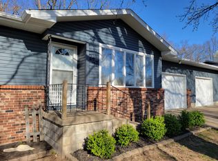 721 N Terrace Ln, Stockton, MO 65785
