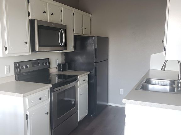 4th image of 1601 Meadowview Dr #4