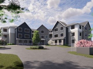 16 Stearns Rd #304, Wellesley, MA 02482