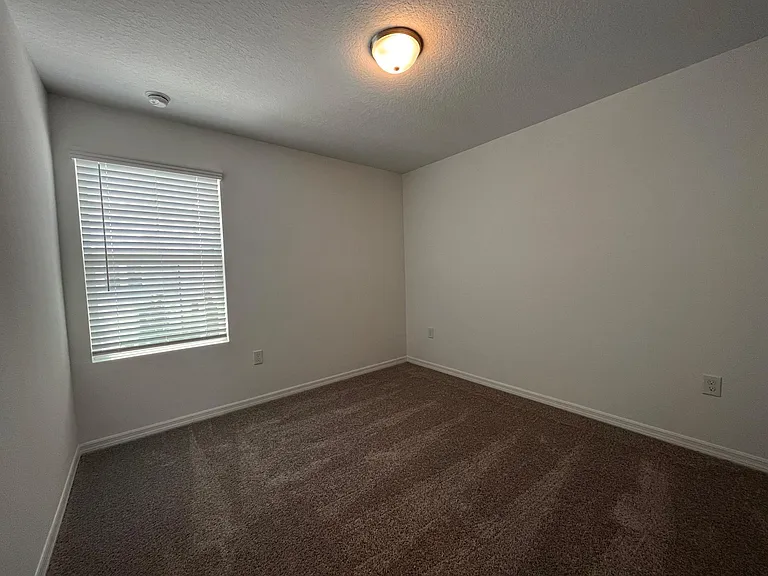 1004 Appleton St — Photo 14