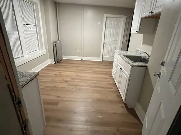 529 Union St APT 1L, Springfield, MA 01109