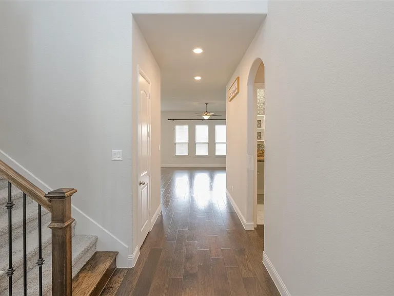 5104 Shallow Pond Dr — Photo 3