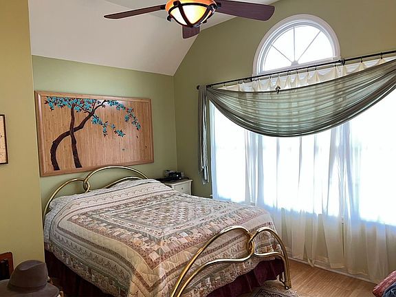 5th image of 46 W Rutherford Ln