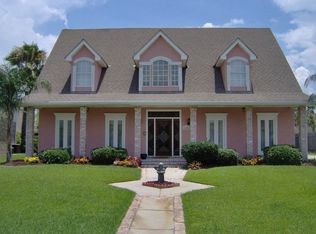 1825 Wedgwood Dr, Harvey, LA 70058