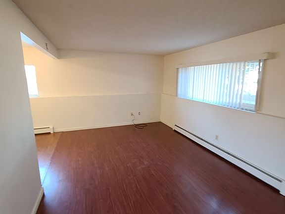 4th image of 494 Harris Rd