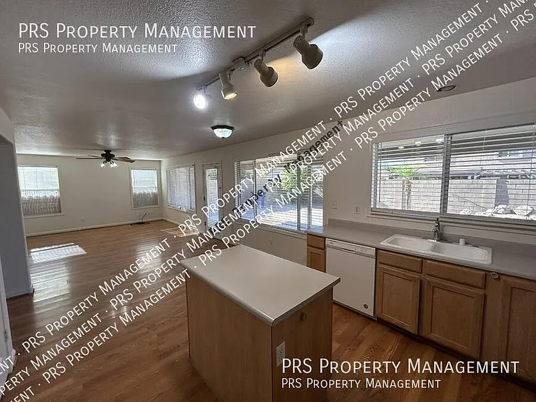 1963 W Thompson Way — Photo 14