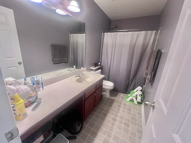 Upstairs 2nd Full Bathroom-Current