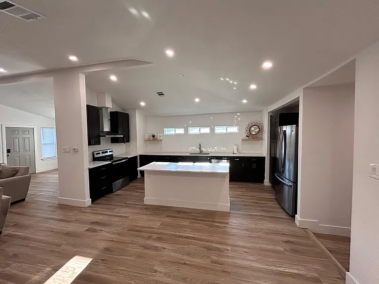 1023 Strickland St — Photo 20