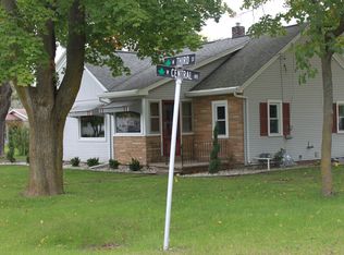 402 N 3rd St, Shepherd, MI 48883