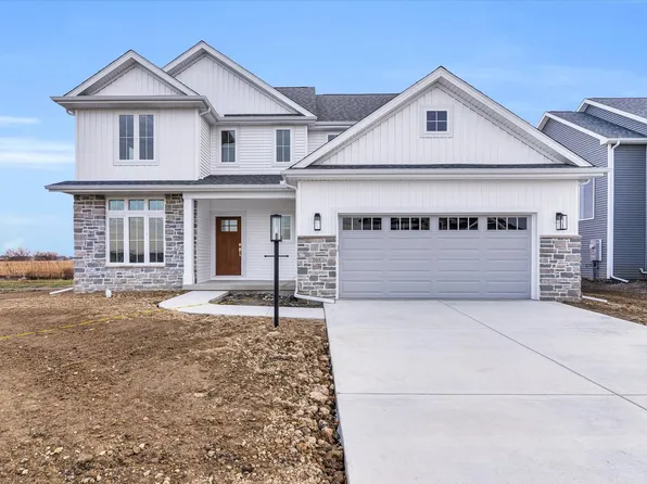 305 Sutton St, Savoy, IL 61874