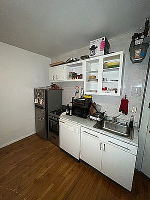 2nd image of 442 W 54th St APT 11