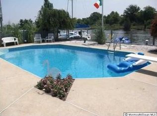 107 Amherst Dr, Bayville, NJ 08721