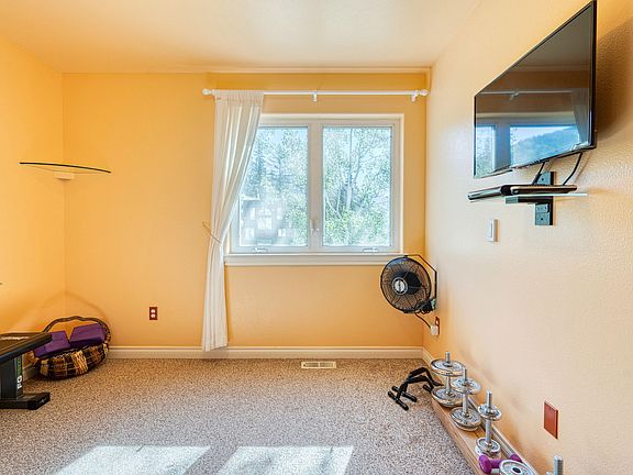 4th image of 3829 Alpine Village Dr #5