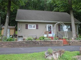 1516 Heimer Rd, Pen Argyl, PA 18072