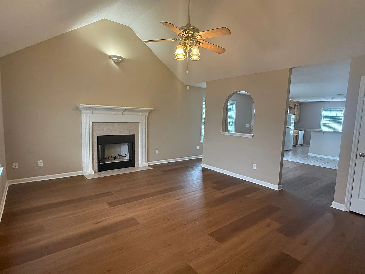 Beautiful 3BD/2B Home in Ray City — Photo 2