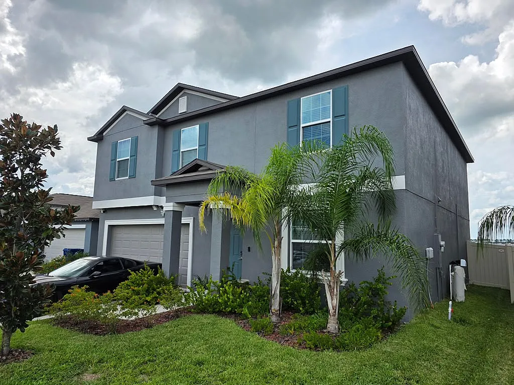 4 bed, 2.5 bath, 2582 sqft, $2,900 — Photo 2