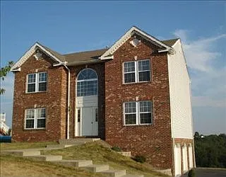 556 Potomac Dr photo 1