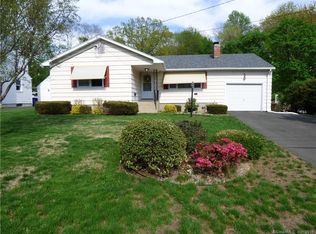12 Chestnut Ln, West Hartford, CT 06110