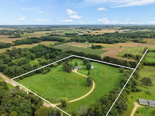 994 Tipperary Rd, Oregon, WI 53575
