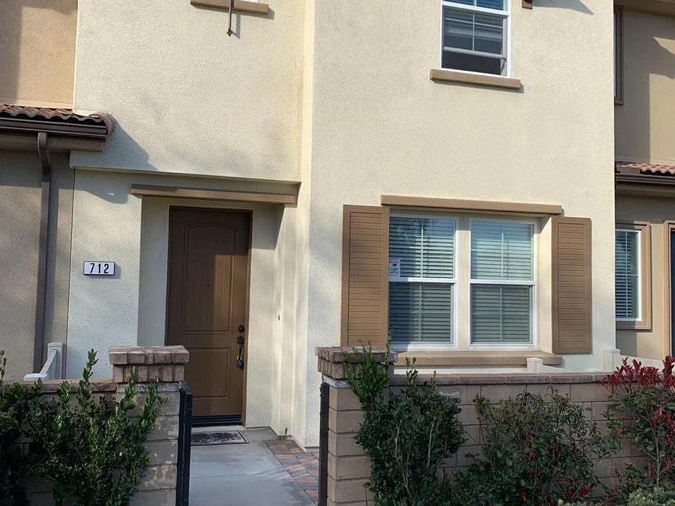 1st image of 712 N Via Dolcetto